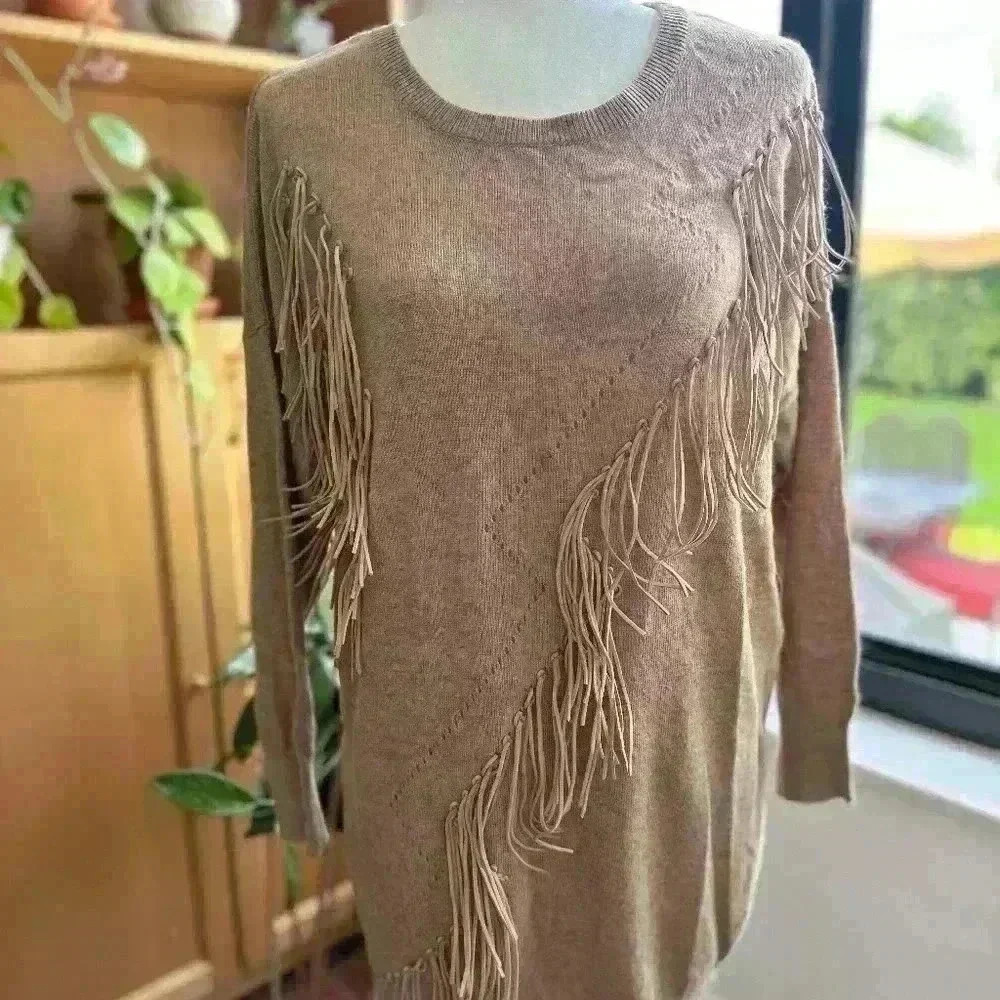 Sage & Flower Oversized Fringe Sweater  Long Sleeve Beige/Tan wool  S/M - EUC
